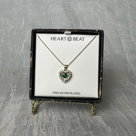 3/$20 💥 Gold Plated Heartbeat Emerald Stone Necklace Heart Shaped Pendent - Picture 4 of 17
